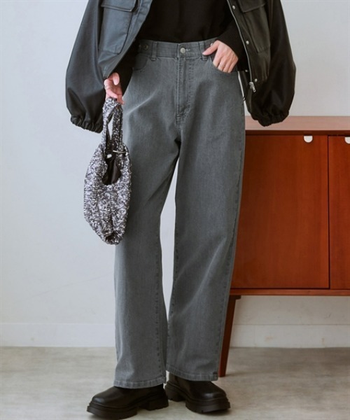 nissen（ニッセン）の「ウエスト裏ゴムボックスストレッチストレートデニムパンツ（その他パンツ・レディース・ネイビー系/ブルー系/ブラック/グレー系・LL/L/M/3L/S）」の2枚目の写真