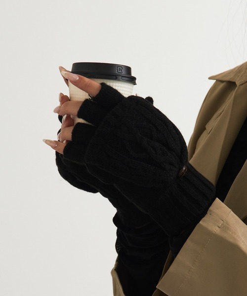 SETUP7(セットアップセブン)の「【SETUP7】ケーブル編み裏ボア2WAY手袋 WINGI(手袋・レディース・ブラック/ベージュ/ダークグレー・FREE)」の16枚目の写真