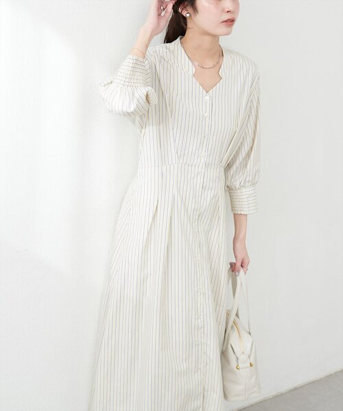 natural couture(ナチュラルクチュール)の「タックシャツワンピース(ワンピース・レディース・ブルー/オフホワイト/ピンク/ベージュ/イエロー・FREE/LARGE)」の9枚目の写真