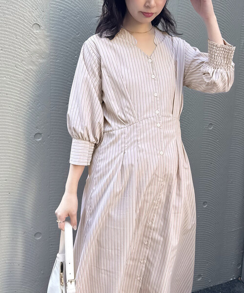natural couture(ナチュラルクチュール)の「タックシャツワンピース(ワンピース・レディース・ブルー/オフホワイト/ピンク/ベージュ/イエロー・FREE/LARGE)」の12枚目の写真