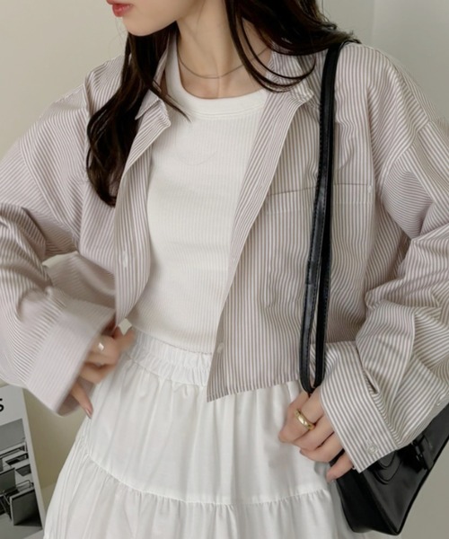 TREOVER(トレオーバー)の「【羽織に大活躍】ポケット付きクロップド丈シャツ(シャツ/ブラウス・レディース・ベージュ系/グリーン系/サックスブルー系/ブルー系/ピンク系/レッド系/オフホワイト・FREE)」の3枚目の写真