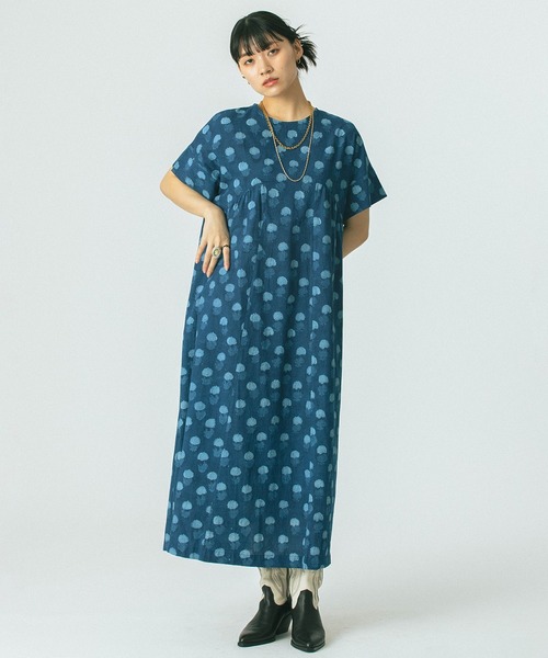 ROSE BUD(ローズバッド)の「(GENE HEAVENS)INDIGO FLOWER SMOCK DRESS(ワンピース・レディース・ブルー・ONE SIZE)」の12枚目の写真