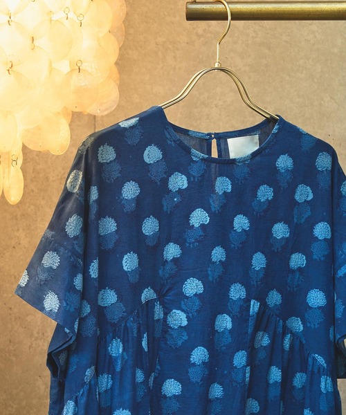 ROSE BUD(ローズバッド)の「(GENE HEAVENS)INDIGO FLOWER SMOCK DRESS(ワンピース・レディース・ブルー・ONE SIZE)」の11枚目の写真