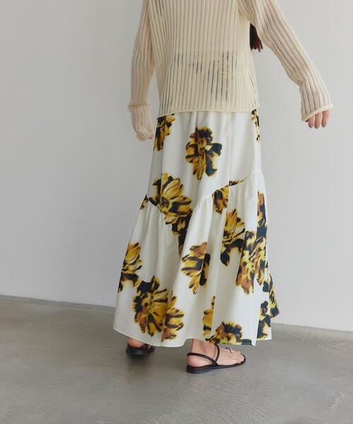 EMMEL REFINES（エメルリファインズ）の「＜EMMEL REFINES＞EM ビッグフラワー ヘムギャザー スカート（スカート・レディース・ブラック/オフホワイト・S/M/XS）」の6枚目の写真