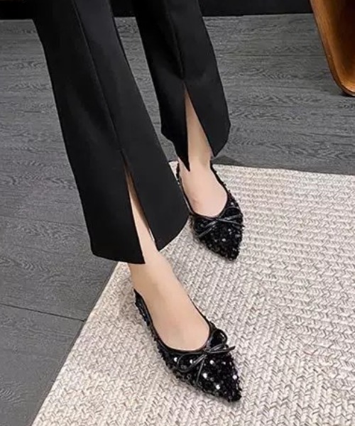 ampm（エーエムピーエム）の「スパンコールポンティッドトゥフラットパンプス（パンプス・レディース・シルバー/ブラック・40/39/38/37/36/35）」の5枚目の写真