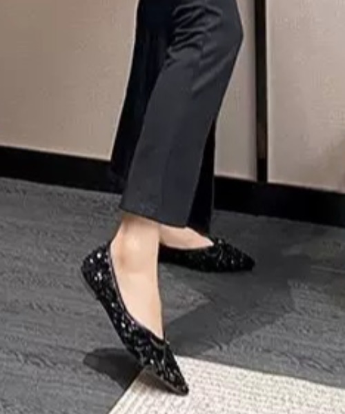 ampm（エーエムピーエム）の「スパンコールポンティッドトゥフラットパンプス（パンプス・レディース・シルバー/ブラック・40/39/38/37/36/35）」の19枚目の写真