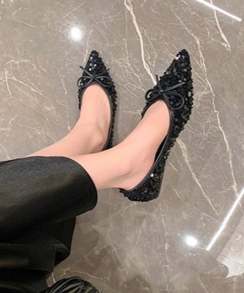 ampm（エーエムピーエム）の「スパンコールポンティッドトゥフラットパンプス（パンプス・レディース・シルバー/ブラック・40/39/38/37/36/35）」の13枚目の写真