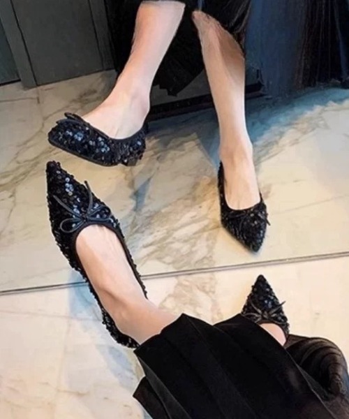 ampm（エーエムピーエム）の「スパンコールポンティッドトゥフラットパンプス（パンプス・レディース・シルバー/ブラック・40/39/38/37/36/35）」の7枚目の写真