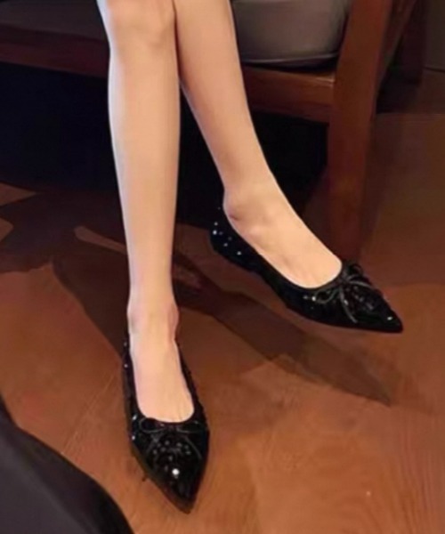 ampm（エーエムピーエム）の「スパンコールポンティッドトゥフラットパンプス（パンプス・レディース・シルバー/ブラック・40/39/38/37/36/35）」の17枚目の写真