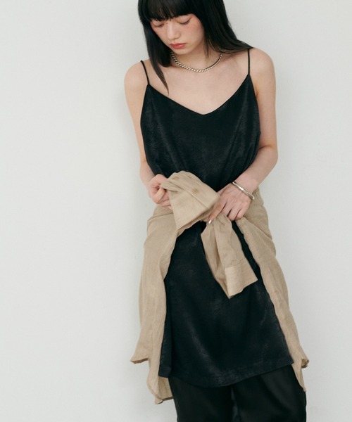LARUTA(ラルータ)の「【LARUTA】マットバックサテンチュニックワンピース(キャミソール・レディース・ブラック/ブラウン・FREE)」の13枚目の写真