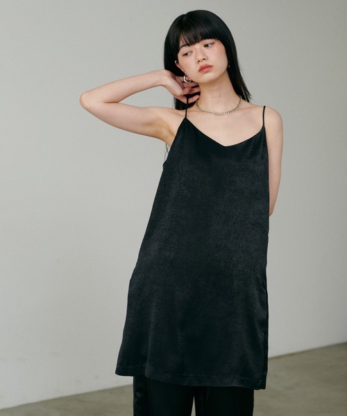 LARUTA(ラルータ)の「【LARUTA】マットバックサテンチュニックワンピース(キャミソール・レディース・ブラック/ブラウン・FREE)」の7枚目の写真