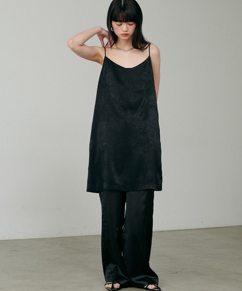 LARUTA(ラルータ)の「【LARUTA】マットバックサテンチュニックワンピース(キャミソール・レディース・ブラック/ブラウン・FREE)」の5枚目の写真