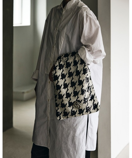 ottilie(オティーリエ)の「VARNY ハンドバッグ(ハンドバッグ・レディース・ブラック/その他1・FREE)」の2枚目の写真