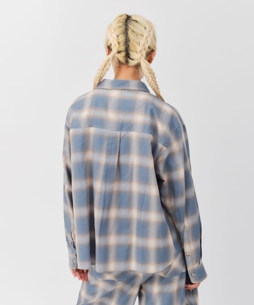 ブラウス シャツ atmos pink Ombre Check Shirt / アトモス ピンク オンブレ チェック シャツ レディース atmos pink Ombre Check Shirt / アトモス ピンク オンブレ