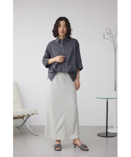 AZUL by moussy（アズールバイマウジー）の「タックヘムコクーンシャツ（シャツ/ブラウス・レディース・ブラック/アイボリー/グレー・FREE）」の11枚目の写真