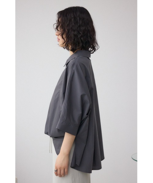 AZUL by moussy（アズールバイマウジー）の「タックヘムコクーンシャツ（シャツ/ブラウス・レディース・ブラック/アイボリー/グレー・FREE）」の9枚目の写真