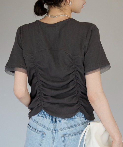 each（イーチ）の「シャーリングギャザービスチェデザインTシャツ（Tシャツ/カットソー・レディース・アイボリー/スミクロ/ベージュ・FREE）」の19枚目の写真