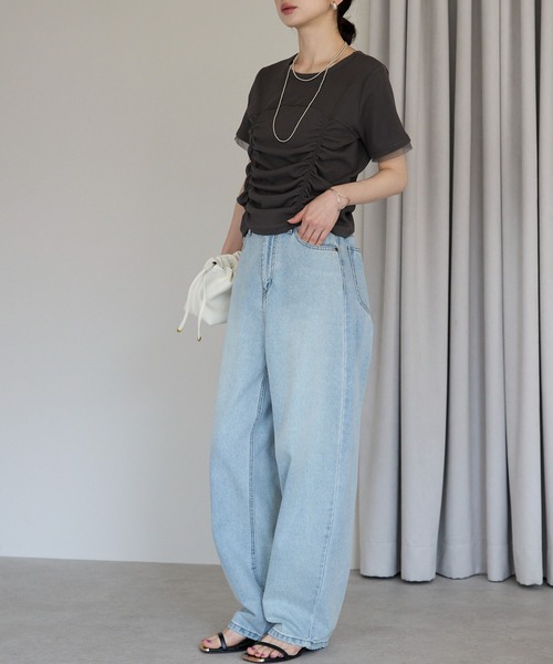 each（イーチ）の「シャーリングギャザービスチェデザインTシャツ（Tシャツ/カットソー・レディース・アイボリー/スミクロ/ベージュ・FREE）」の22枚目の写真