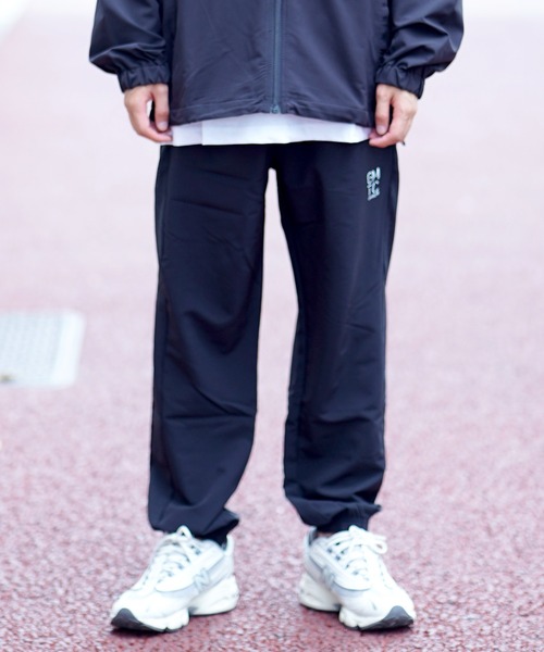 THE MILES（ザ マイルズ）の「GYMTEC 4WAYストレッチワークアウト メッシュ切替パンツ（その他パンツ・メンズ・ネイビー/ライトグレー/ブラック/ダークグレー・MEDIUM/LARGE/X-LARGE）」の2枚目の写真
