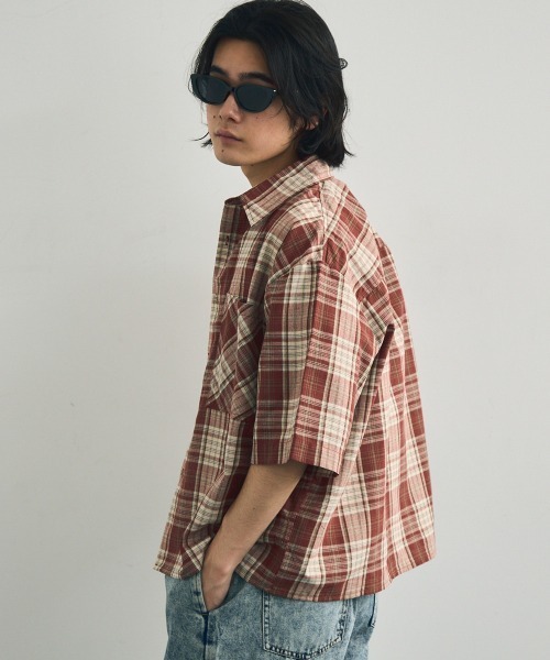 Shoowtime(ショウタイム)の「Short length regular collar check short sleeve shirt / ショート丈レギュラーカラーチェック半袖シャツ(シャツ/ブラウス・メンズ・レッド系/ネイビー系/ライトベージュ/ライトブルー・LARGE/MEDIUM/XX-LARGE/X-LARGE)」の17枚目の写真