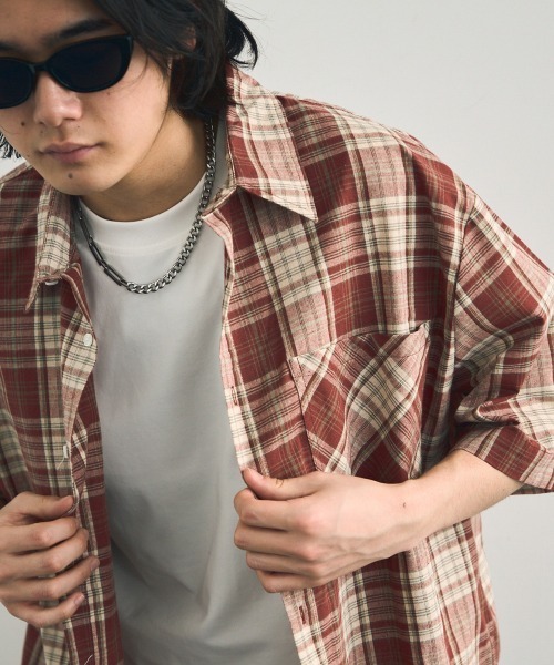 Shoowtime(ショウタイム)の「Short length regular collar check short sleeve shirt / ショート丈レギュラーカラーチェック半袖シャツ(シャツ/ブラウス・メンズ・レッド系/ネイビー系/ライトベージュ/ライトブルー・LARGE/MEDIUM/XX-LARGE/X-LARGE)」の14枚目の写真