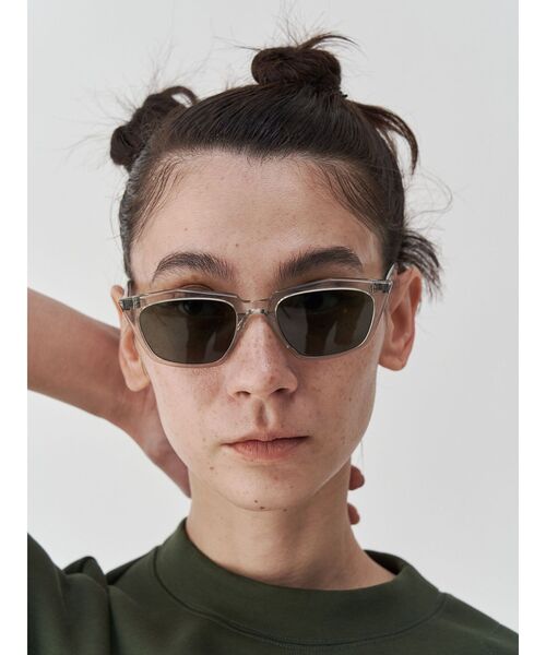 CARIN(カリン)の「【CARIN×UN3D.】EDGE LINE SUNGLASSES / カリン×アンスリード エッジラインサングラス(サングラス・レディース・ブラック/グレー・FREE)」の16枚目の写真