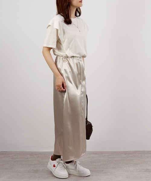 CLOTHY(クロシィ)の「【トレンドライクなこなれアイテム!】ラッフルデザインTシャツ(Tシャツ/カットソー・レディース・アイボリー/ブラック/オフホワイト/ネイビー・LARGE/MEDIUM)」の12枚目の写真