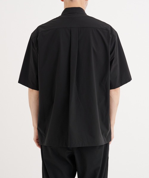 WHITE MOUNTAINEERING(ホワイトマウンテニアリング)の「【White Mountaineering / ホワイトマウンテニアリング】別注 STRETCHED HYBRID S/S SHIRTS(シャツ/ブラウス・メンズ・ブラック・0/1/2/3)」の6枚目の写真