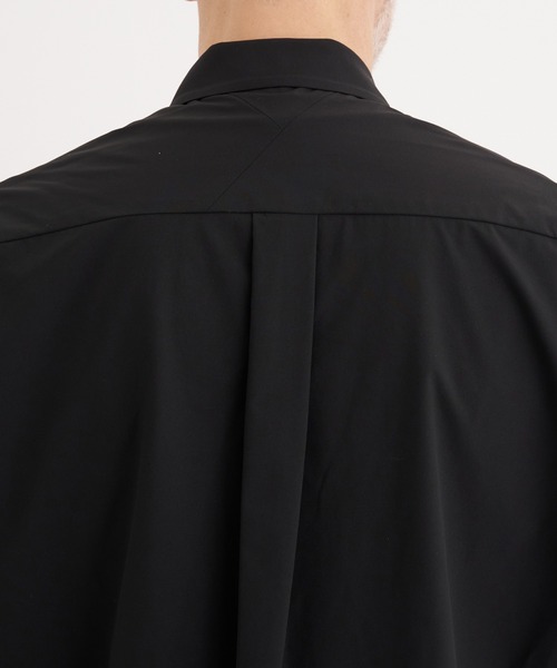 WHITE MOUNTAINEERING(ホワイトマウンテニアリング)の「【White Mountaineering / ホワイトマウンテニアリング】別注 STRETCHED HYBRID S/S SHIRTS(シャツ/ブラウス・メンズ・ブラック・0/1/2/3)」の7枚目の写真