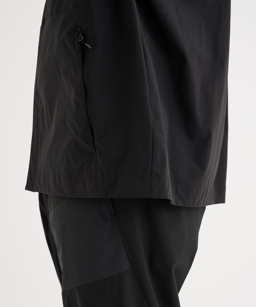 WHITE MOUNTAINEERING(ホワイトマウンテニアリング)の「【White Mountaineering / ホワイトマウンテニアリング】別注 STRETCHED HYBRID S/S SHIRTS(シャツ/ブラウス・メンズ・ブラック・0/1/2/3)」の9枚目の写真