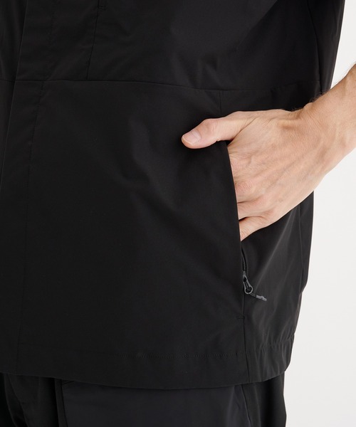 WHITE MOUNTAINEERING(ホワイトマウンテニアリング)の「【White Mountaineering / ホワイトマウンテニアリング】別注 STRETCHED HYBRID S/S SHIRTS(シャツ/ブラウス・メンズ・ブラック・0/1/2/3)」の10枚目の写真