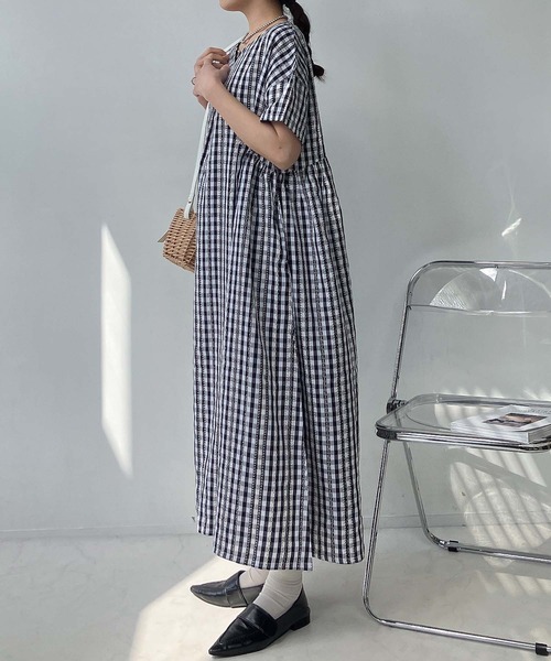 AS KNOW AS plus（アズノゥアズプラス）の「●フロントボタン付き 胸ギャザーカフタンワンピ―ス（ワンピース・レディース・ブラック系/グリーン系/ネイビー系・FREE）」の12枚目の写真