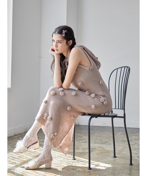 etre loin（エトルワン）の「Rose knit hoodie dress（ワンピース・レディース・ホワイト/ブラック/モカ・M）」の3枚目の写真