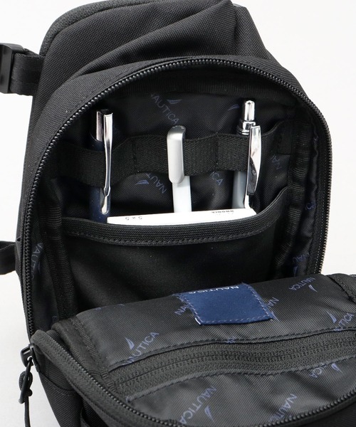 NAUTICA(ノーティカ)の「CORDURAポリエステル マグネットバックル 縦型 ミニショルダーバッグ(ショルダーバッグ・メンズ・ブラック・FREE)」の11枚目の写真