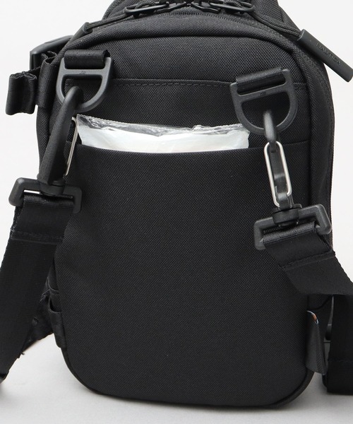 NAUTICA(ノーティカ)の「CORDURAポリエステル マグネットバックル 縦型 ミニショルダーバッグ(ショルダーバッグ・メンズ・ブラック・FREE)」の15枚目の写真