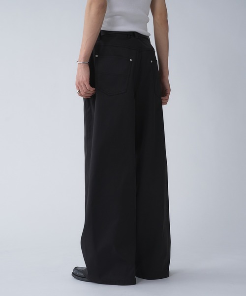 Adoon plain(アドーンプレーン)の「POLYESTER WIDE CURVE DESIGN SLACKS / ポリエステルワイドカーブデザインスラックス(スラックス・メンズ・チャコールグレー/ブラック・SMALL/LARGE/MEDIUM)」の10枚目の写真