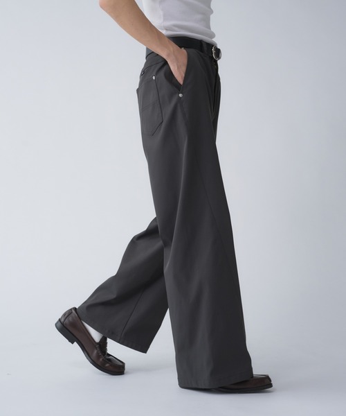 Adoon plain(アドーンプレーン)の「POLYESTER WIDE CURVE DESIGN SLACKS / ポリエステルワイドカーブデザインスラックス(スラックス・メンズ・チャコールグレー/ブラック・SMALL/LARGE/MEDIUM)」の20枚目の写真