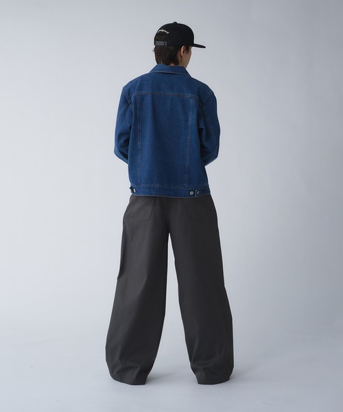 Adoon plain(アドーンプレーン)の「POLYESTER WIDE CURVE DESIGN SLACKS / ポリエステルワイドカーブデザインスラックス(スラックス・メンズ・チャコールグレー/ブラック・SMALL/LARGE/MEDIUM)」の3枚目の写真