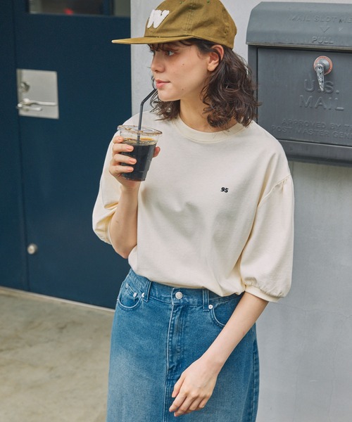 MONO-MART LADY'S(モノマートレディース)の「ナンバリング刺繍 パフスリーブ 半袖Tシャツ(Tシャツ/カットソー・レディース・アイボリー/スミクロ/オフホワイト・FREE)」の7枚目の写真