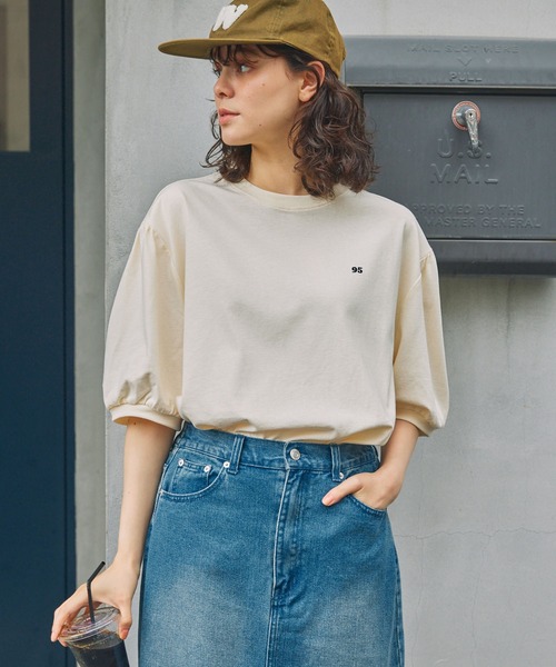 MONO-MART LADY'S(モノマートレディース)の「ナンバリング刺繍 パフスリーブ 半袖Tシャツ(Tシャツ/カットソー・レディース・アイボリー/スミクロ/オフホワイト・FREE)」の8枚目の写真