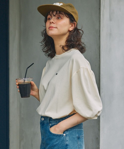 MONO-MART LADY'S(モノマートレディース)の「ナンバリング刺繍 パフスリーブ 半袖Tシャツ(Tシャツ/カットソー・レディース・アイボリー/スミクロ/オフホワイト・FREE)」の9枚目の写真