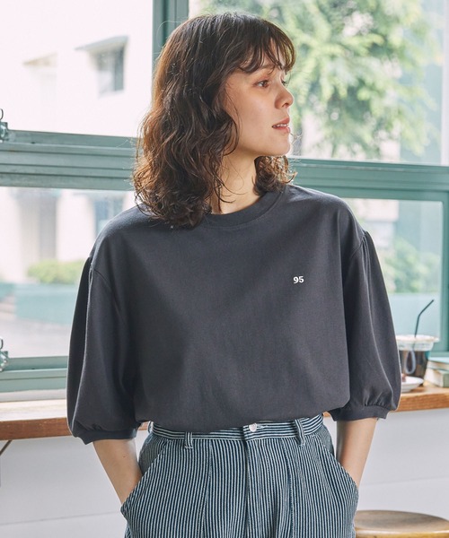 MONO-MART LADY'S(モノマートレディース)の「ナンバリング刺繍 パフスリーブ 半袖Tシャツ(Tシャツ/カットソー・レディース・アイボリー/スミクロ/オフホワイト・FREE)」の17枚目の写真