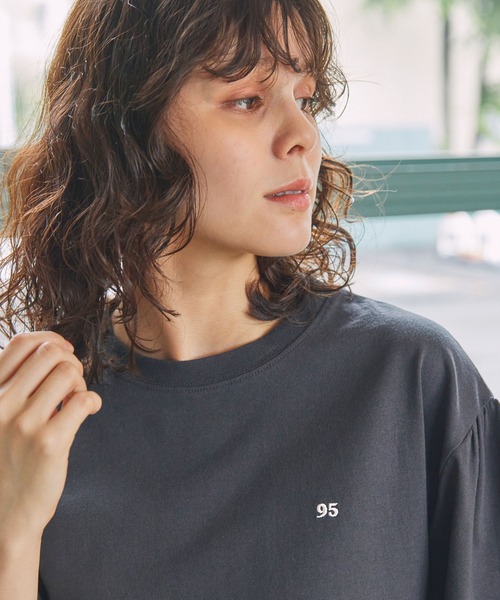 MONO-MART LADY'S(モノマートレディース)の「ナンバリング刺繍 パフスリーブ 半袖Tシャツ(Tシャツ/カットソー・レディース・アイボリー/スミクロ/オフホワイト・FREE)」の20枚目の写真