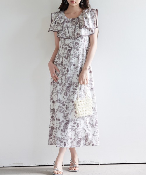 SAISON DE PAPILLON(セゾンドパピヨン)の「ラッフルカラー花柄ロングワンピース(ワンピース・レディース・グレー・L/M/S)」の2枚目の写真