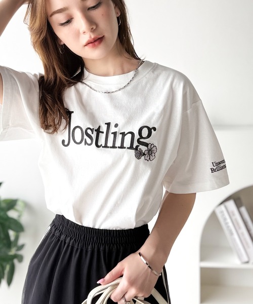 classicalelf（クラシカルエルフ）の「ナチュラルな中に、さりげない華。綿100％ロゴ×フラワー刺繍ビッグTシャツ（半袖）（Tシャツ/カットソー・レディース・チャコール/ネイビー/オートミール/ホワイト/グレイッシュベージュ・LARGE/MEDIUM/SMALL/X-LARGE）」の13枚目の写真