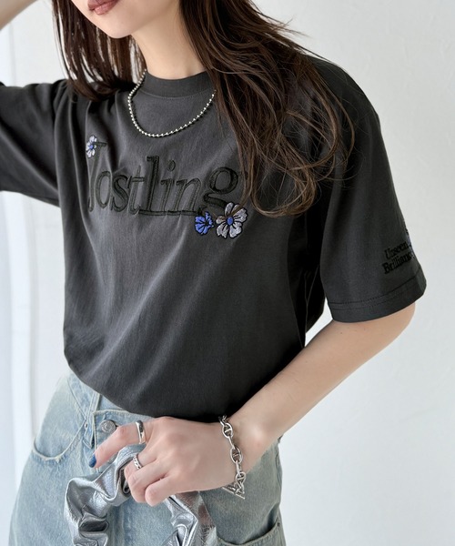 セール】ナチュラルな中に、さりげない華。綿100％ロゴ×フラワー刺繍