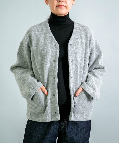 OMNIGOD（オムニゴッド）の「[OMNIGOD womens / オムニゴッド] 接結ウール Vネックカーディガン（カーディガン/ボレロ・レディース・チャコール/ネイビー/グレー・0）」の2枚目の写真