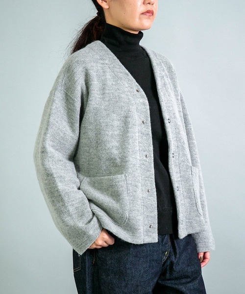 OMNIGOD（オムニゴッド）の「[OMNIGOD womens / オムニゴッド] 接結ウール Vネックカーディガン（カーディガン/ボレロ・レディース・チャコール/ネイビー/グレー・0）」の12枚目の写真