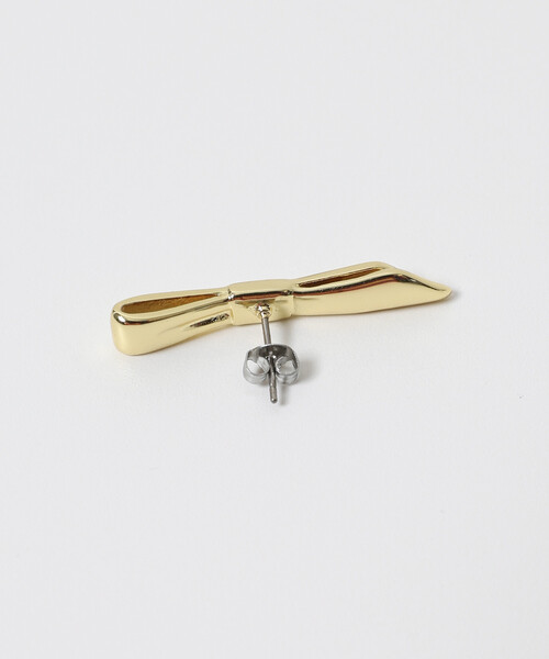 Firsthand(ファーストハンド)の「Firsthand/ファーストハンド リボンモチーフピアス / スタッドピアス / 両耳用(ピアス(両耳用)・レディース・ゴールド/シルバー・ONE SIZE)」の11枚目の写真