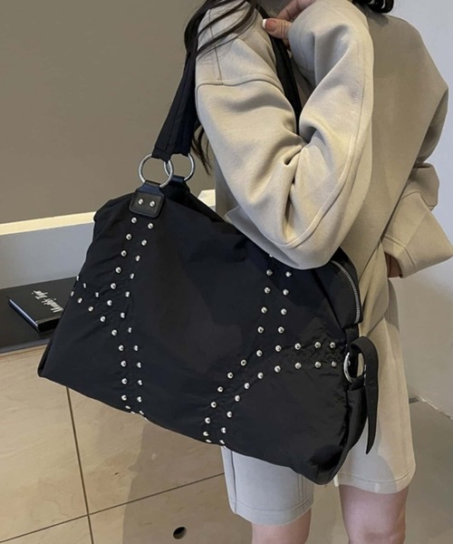 LA VORAGINE（ラ ヴォラジネ）の「リベット大容量トートバッグ（トートバッグ・レディース・モカ/ベージュ/グリーン/ブラック/アイボリー・FREE）」の3枚目の写真